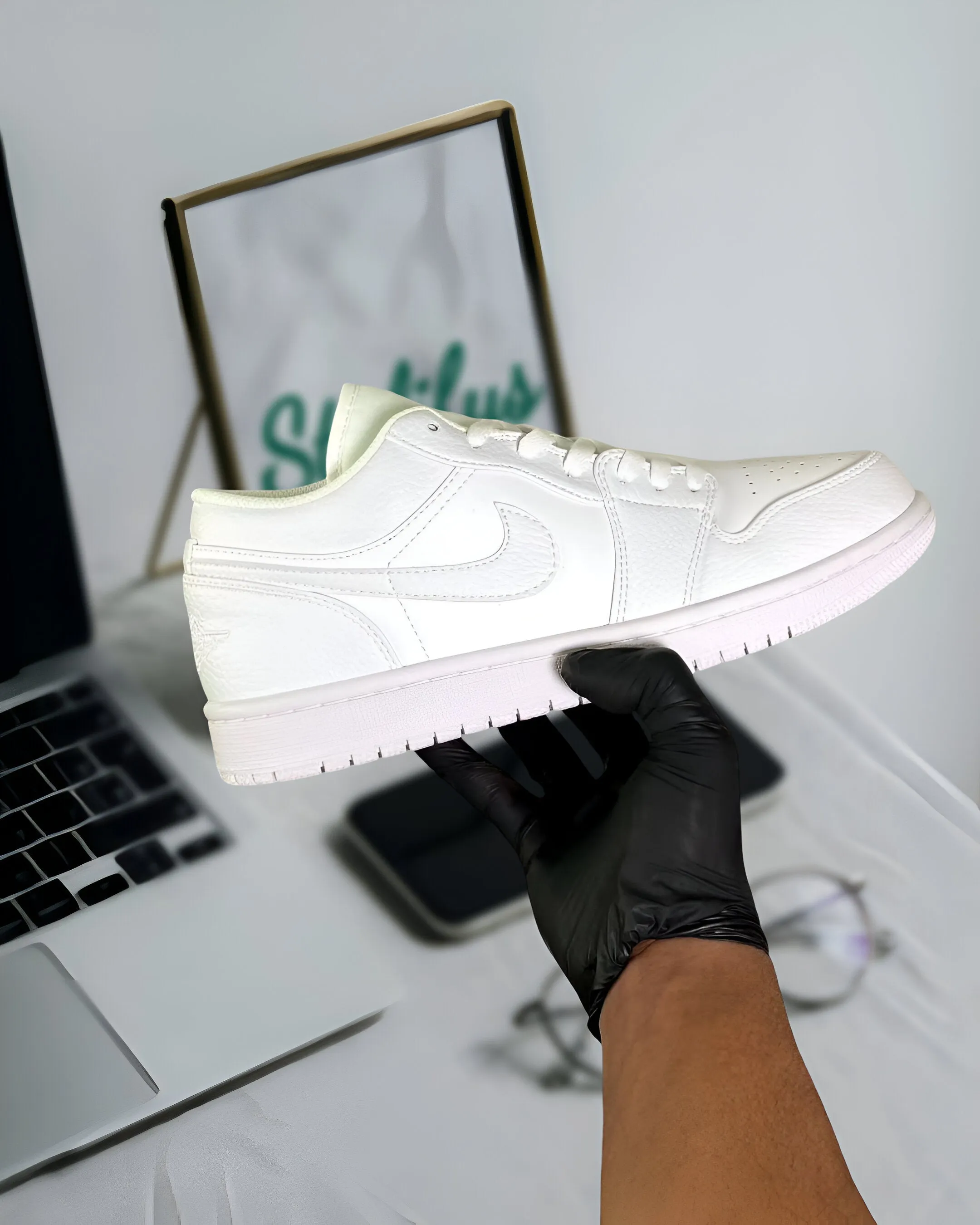1 Safe WHITE JORDAN LOW No-hassle returns