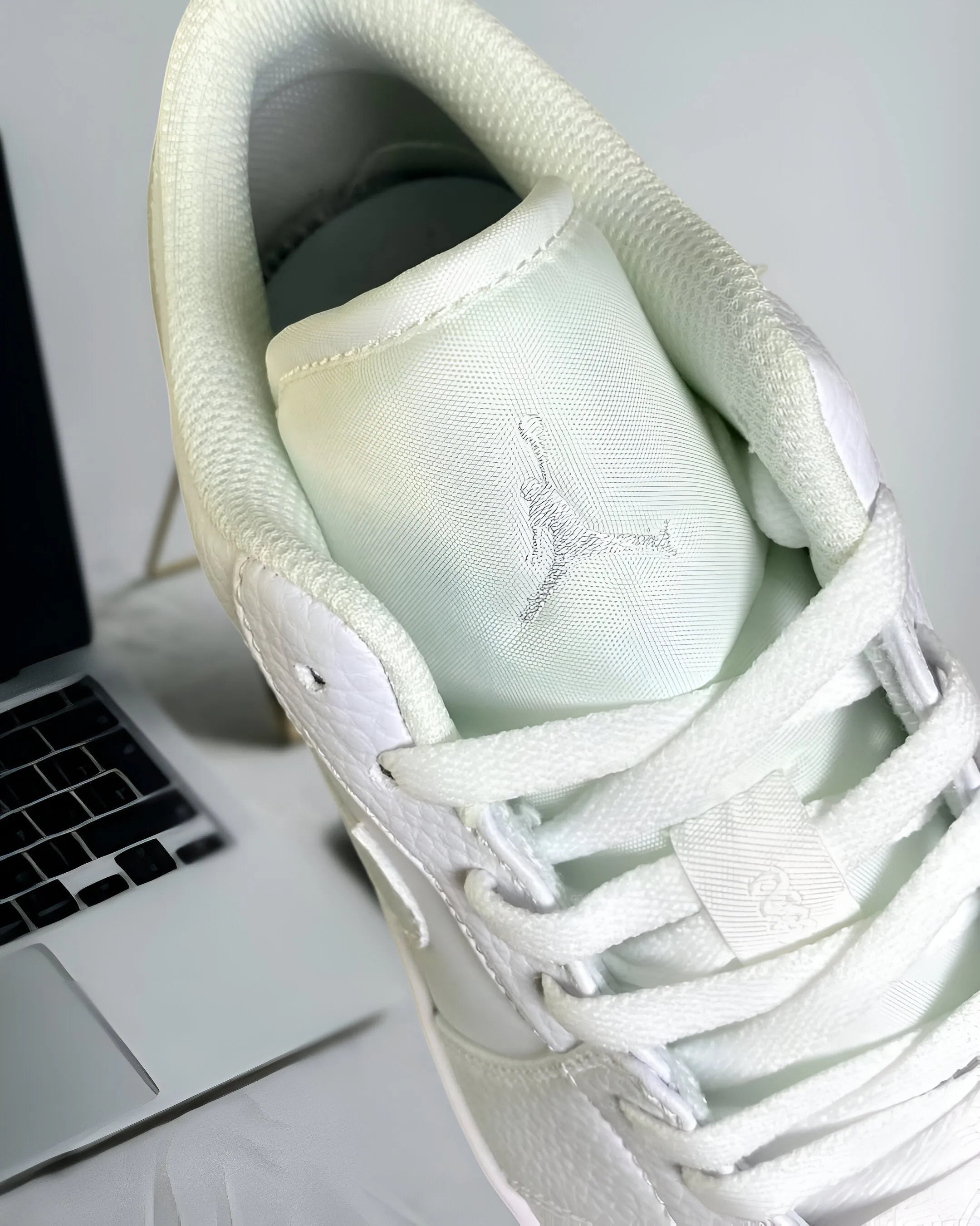 1 Safe WHITE JORDAN LOW No-hassle returns