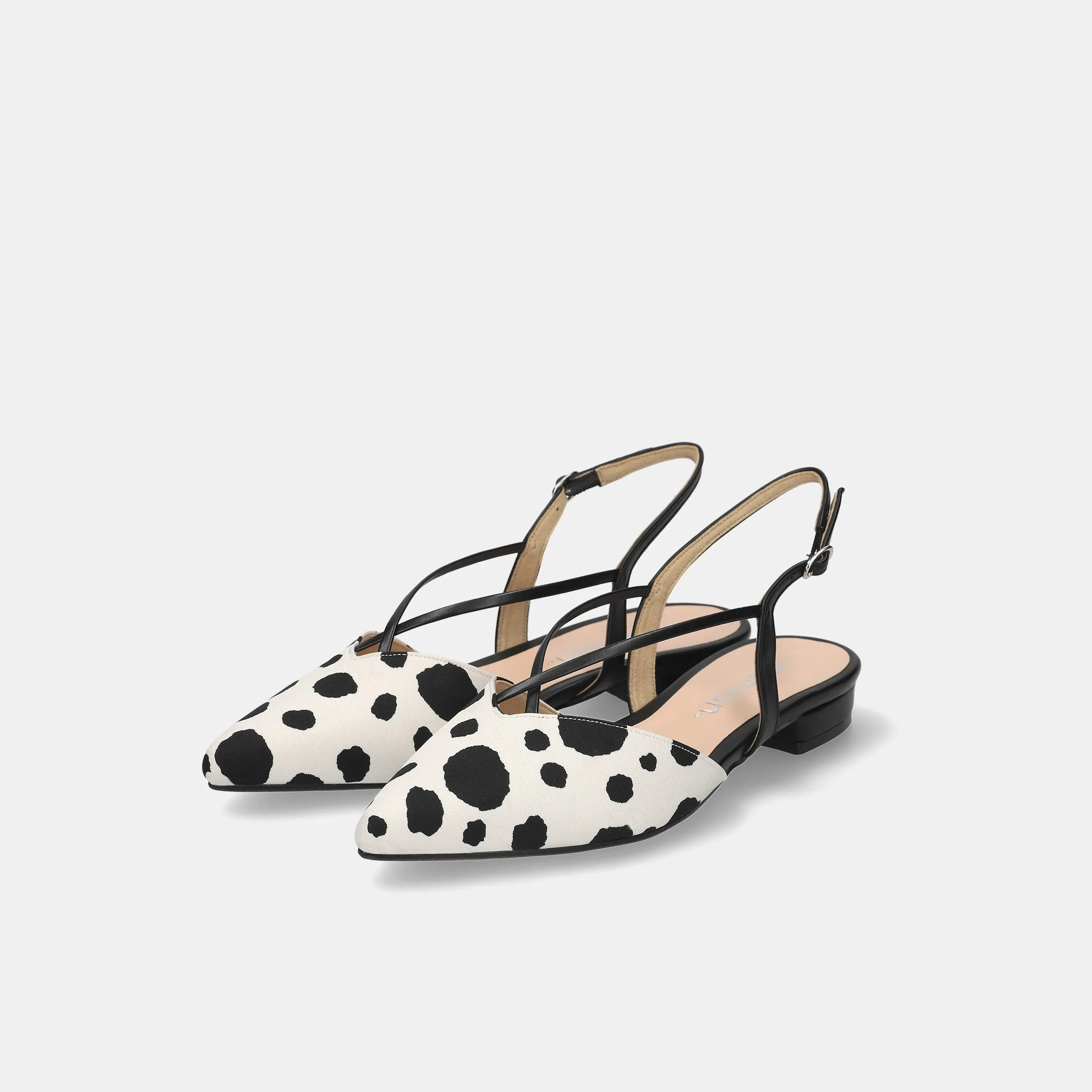 20% OFF: 2022SS: T-Strap Pointed Flat Sandals (m17001) Black