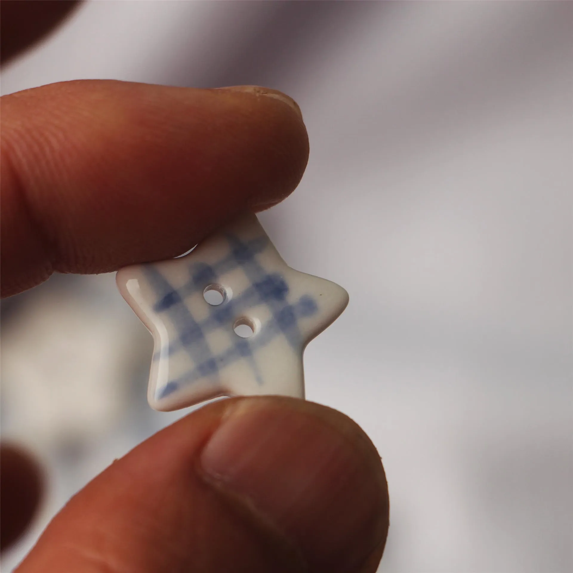 20/30mm Five Pointed Star 2 Hole Blue and White Ceramic Sewing Buttons 4PCS