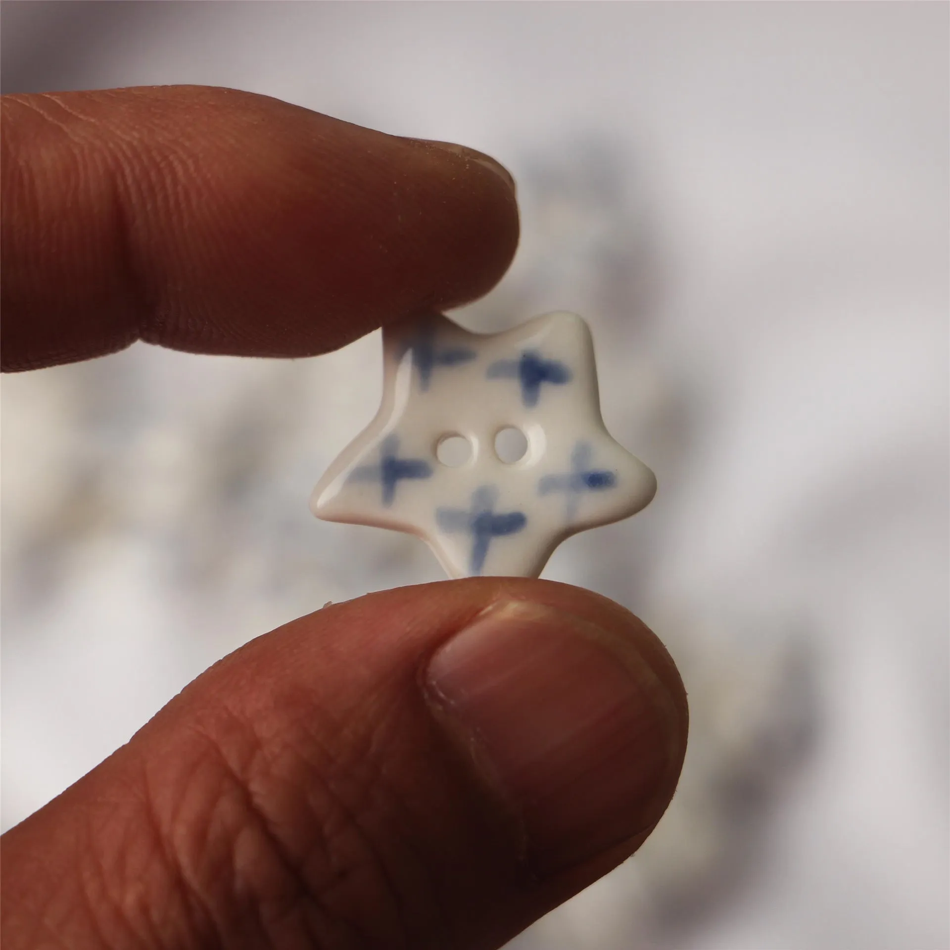 20/30mm Five Pointed Star 2 Hole Blue and White Ceramic Sewing Buttons 4PCS