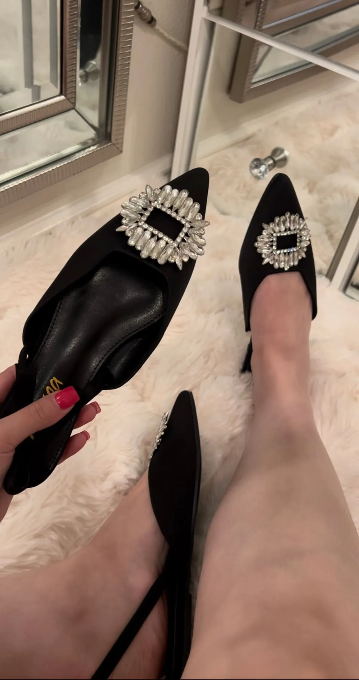 Alida - Black