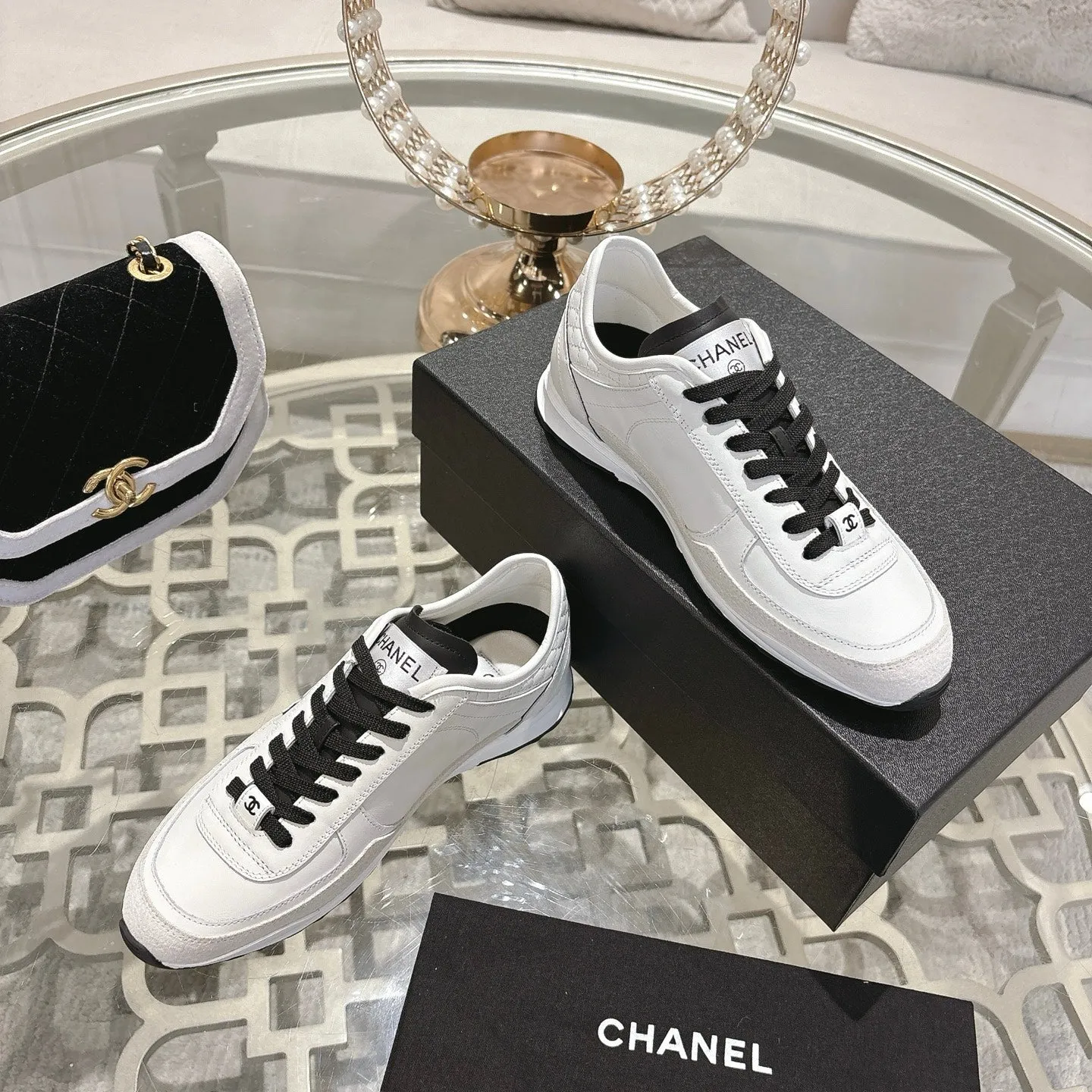 Calfskin White 25C CHANEL Flawless & Suede Traines Safe 213314