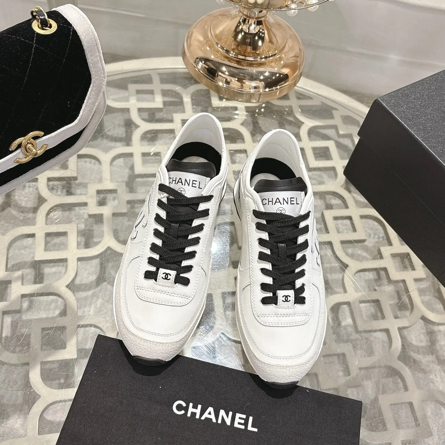 Calfskin White 25C CHANEL Flawless & Suede Traines Safe 213314