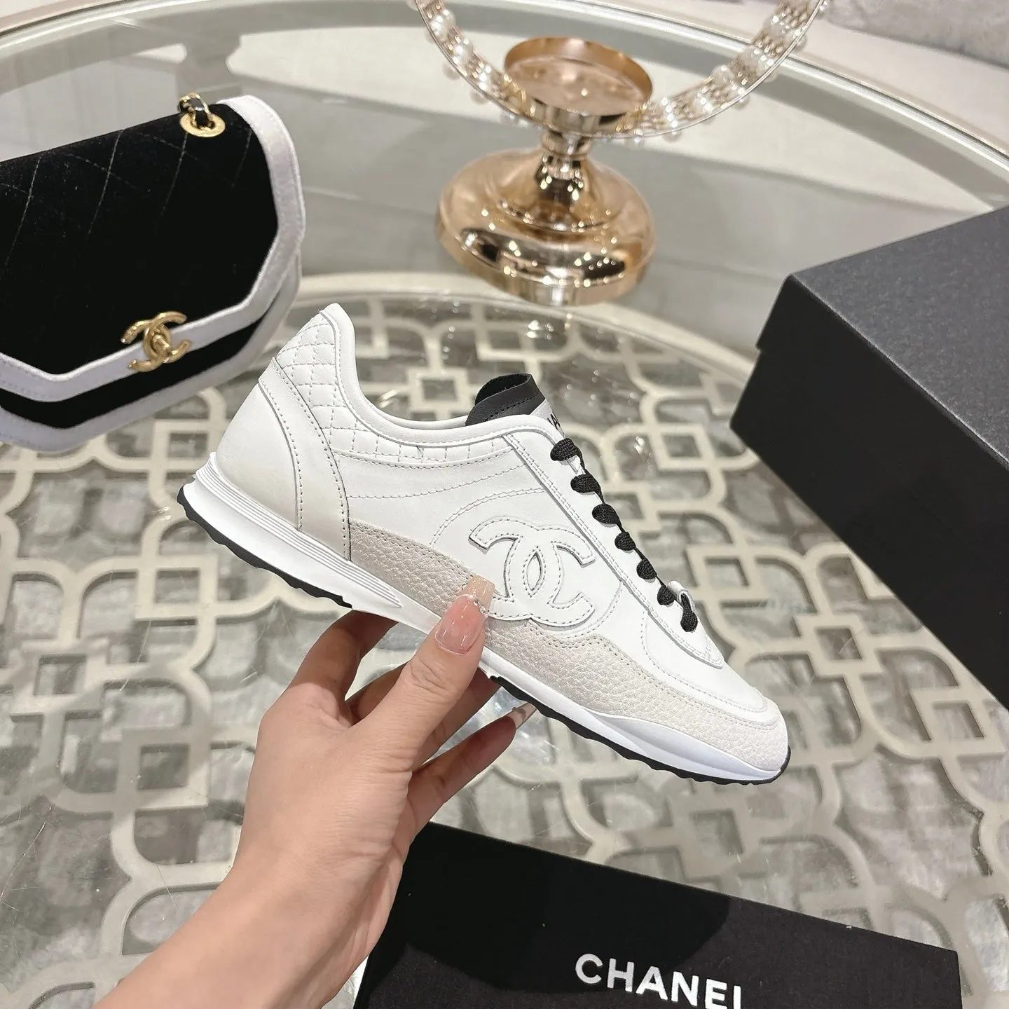 Calfskin White 25C CHANEL Flawless & Suede Traines Safe 213314
