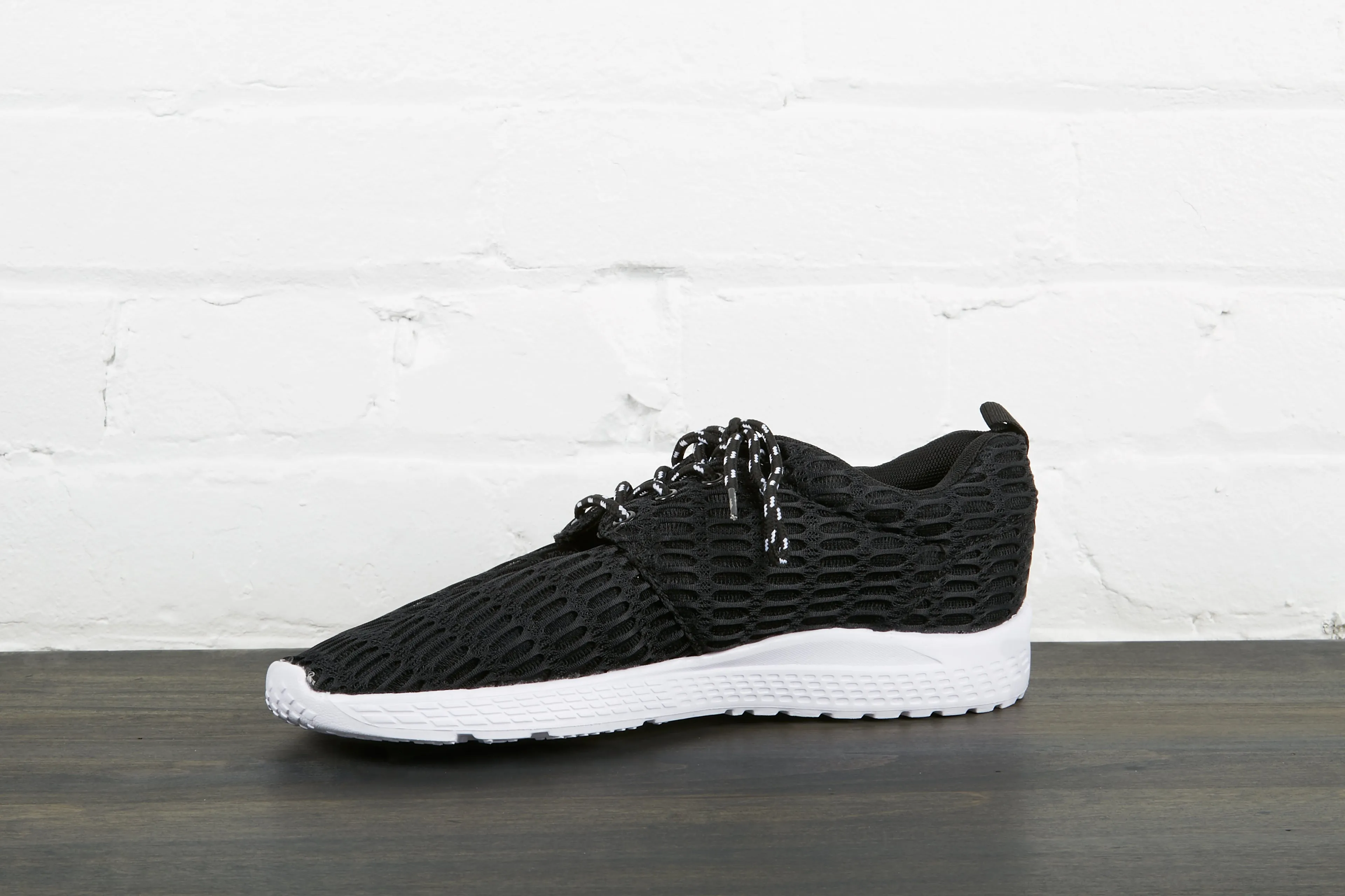 Expert assistance Black Shoe Safe payments Running And White