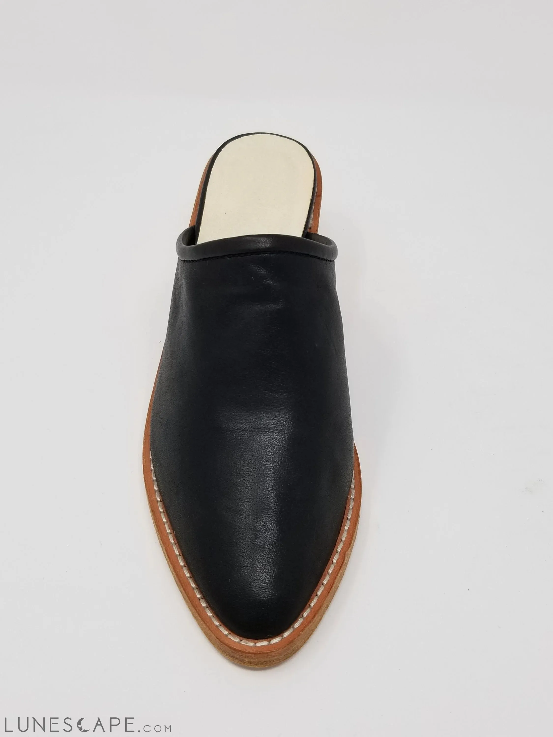 Foxhill Pointed Toe Slip Flat Sole On Leather Mule