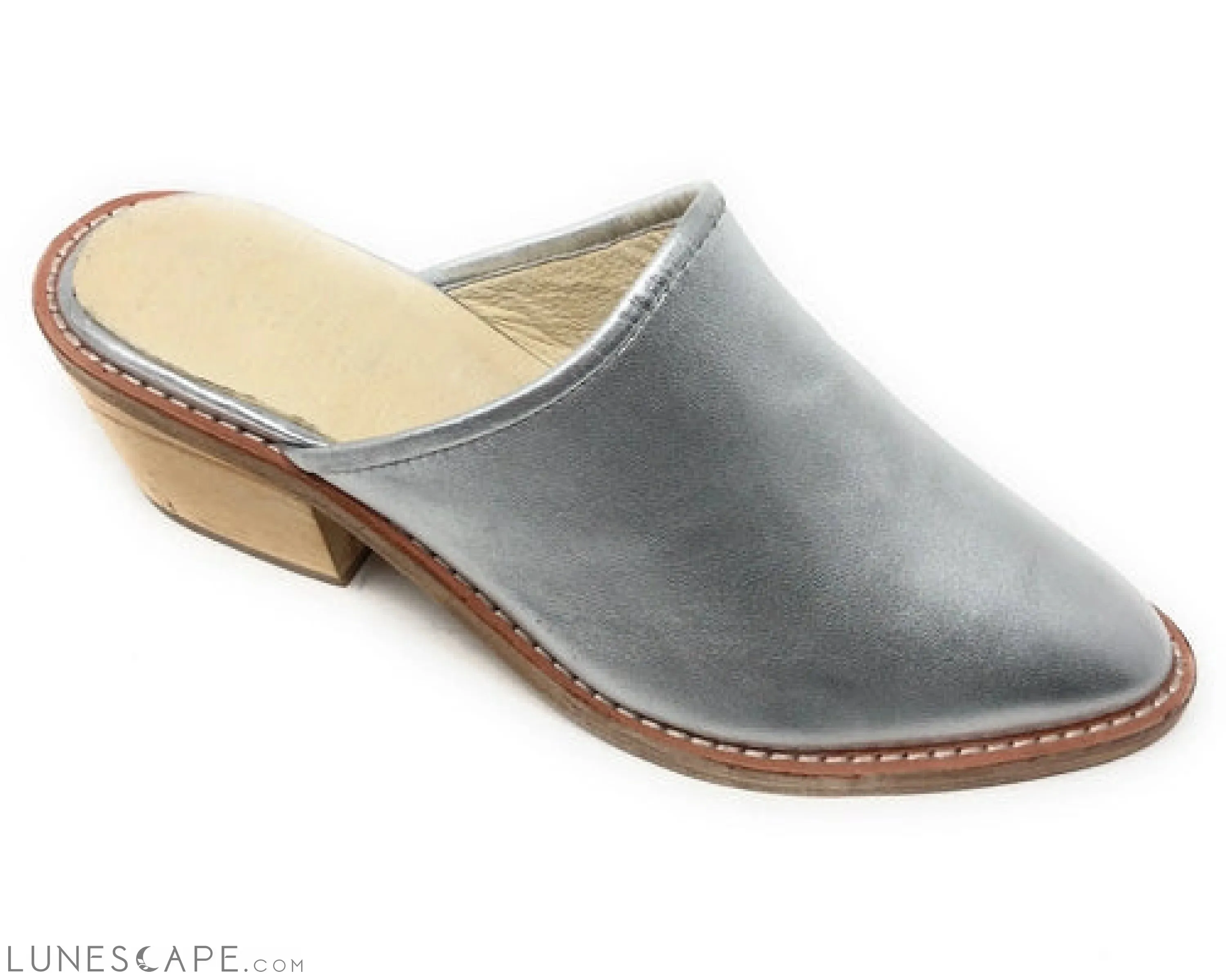 Foxhill Pointed Toe Slip Flat Sole On Leather Mule