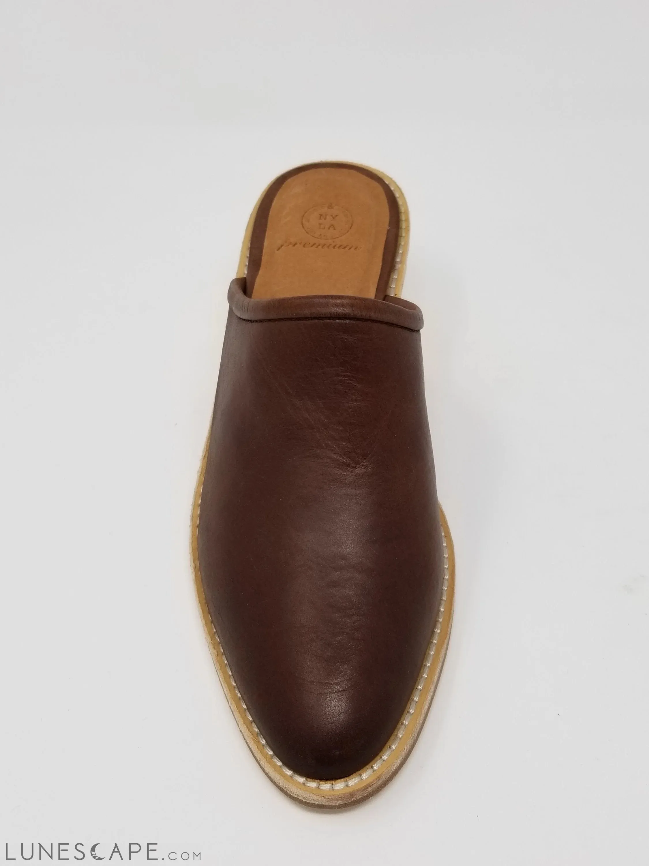 Foxhill Pointed Toe Slip Flat Sole On Leather Mule