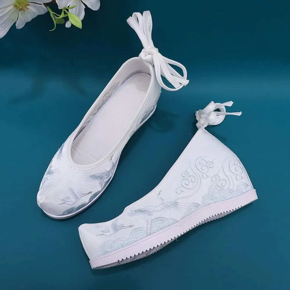 Ladies Hanfu Shoes Embroidered Chinese Traditional Style Flat Shoes Vintage Handmade Flower Embroidery Shoes for Women