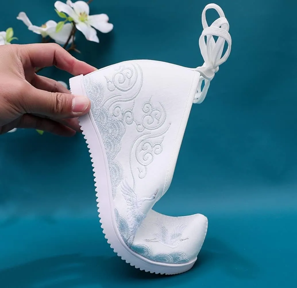 Ladies Hanfu Shoes Embroidered Chinese Traditional Style Flat Shoes Vintage Handmade Flower Embroidery Shoes for Women