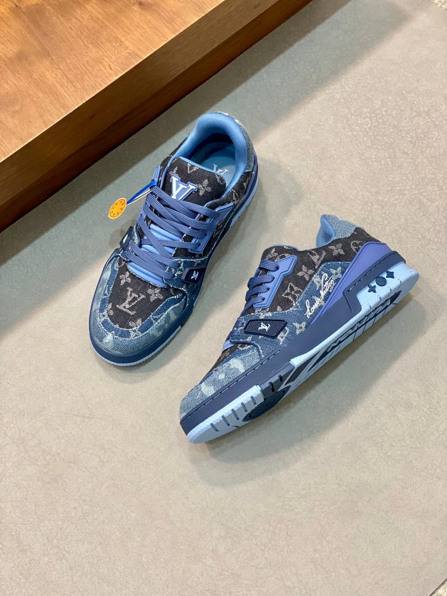 Louis TRAINER Safe DENIM Vuitton  Exceptional SNEAKER