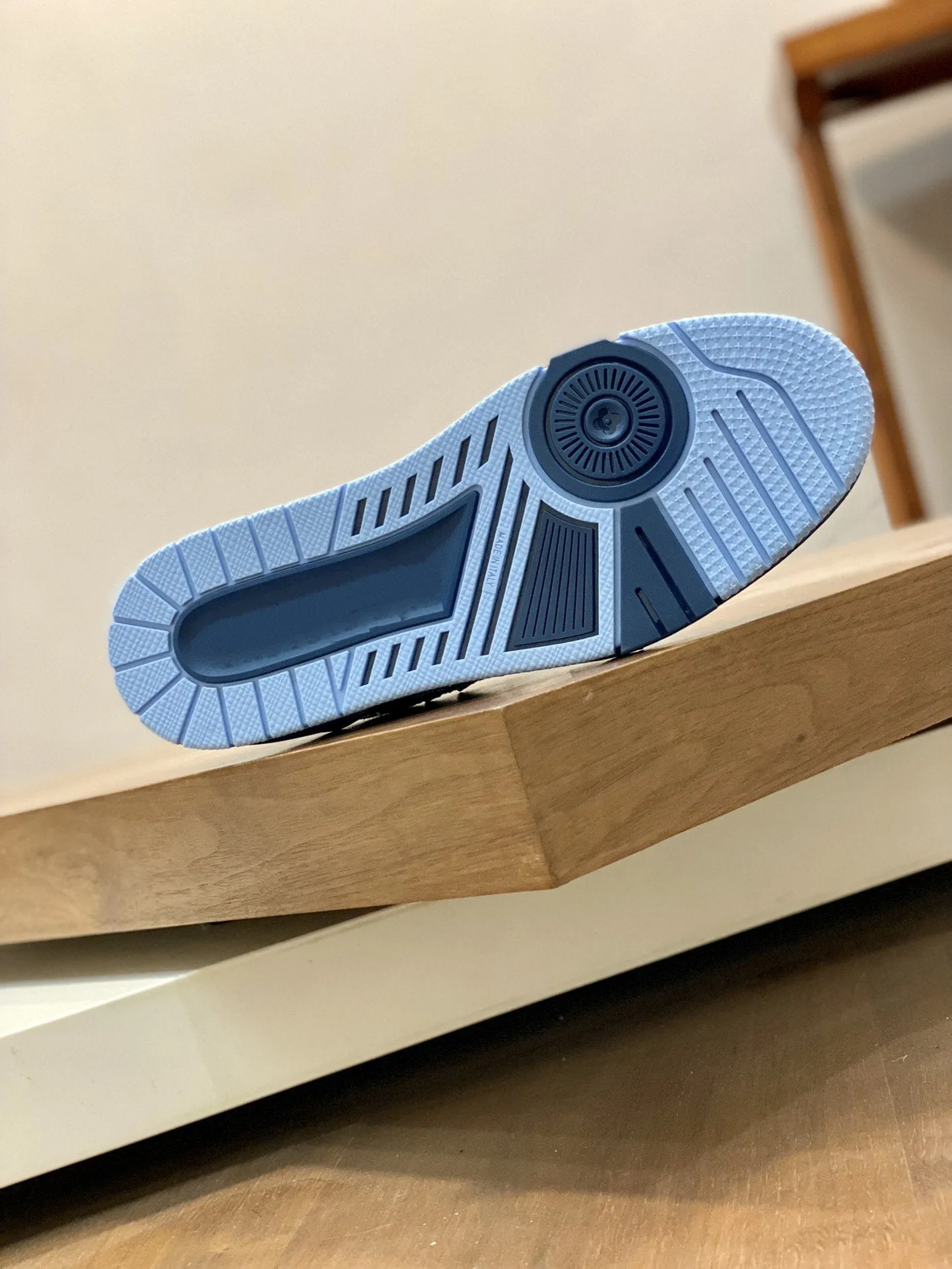 Louis TRAINER Safe DENIM Vuitton  Exceptional SNEAKER