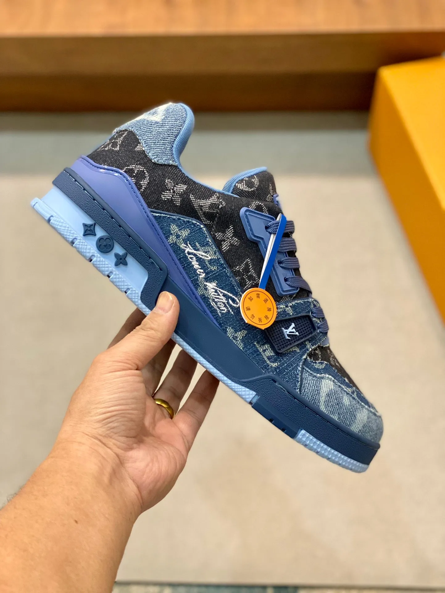 Louis TRAINER Safe DENIM Vuitton  Exceptional SNEAKER
