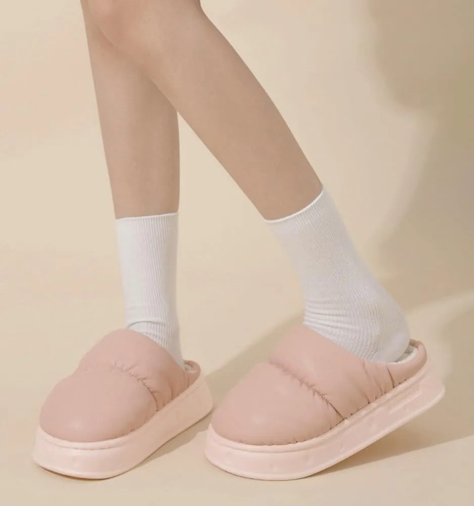 Rungion Furry House Slippers for Women Men Warm Soft Indoor Slippers Waterproof Puffer Slides Winter Outdoor