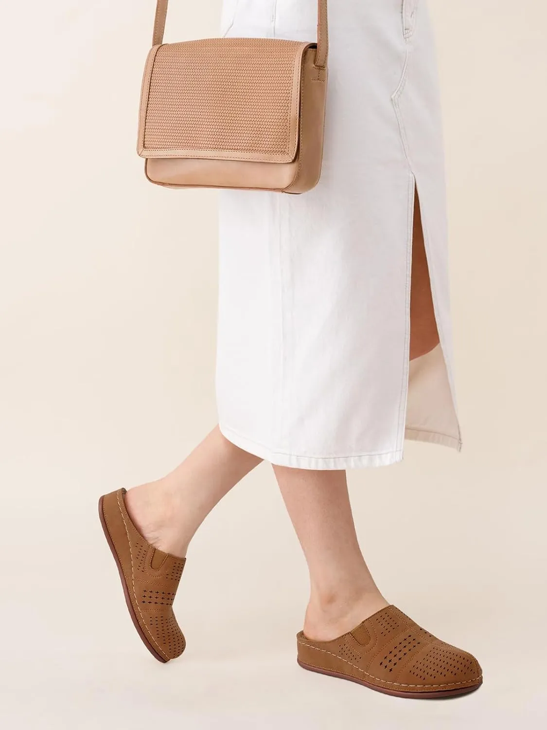 SHIBEVER Clogs for Womens Mules Shoes: Slip-On Flat Mule Shoes - Closed Toe Sandals Comfortable