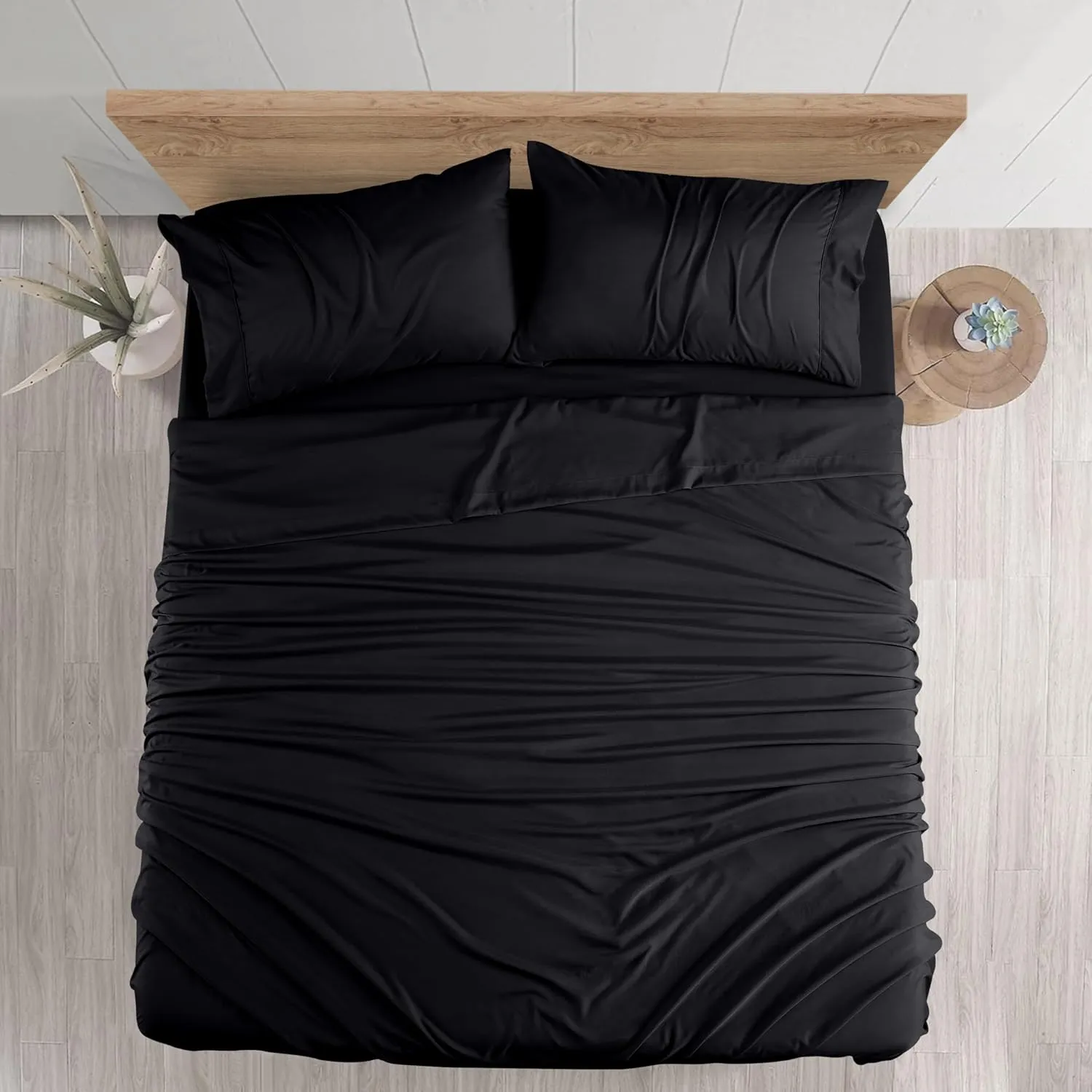 Utopia Bedding Queen Sheet Set - Brushed Microfiber - Soft Bed Sheets for Queen Size Bed Set - Includes 1 Fitted, 1 Flat, & 2 Pillow Cases - Deep Pocket (Black)