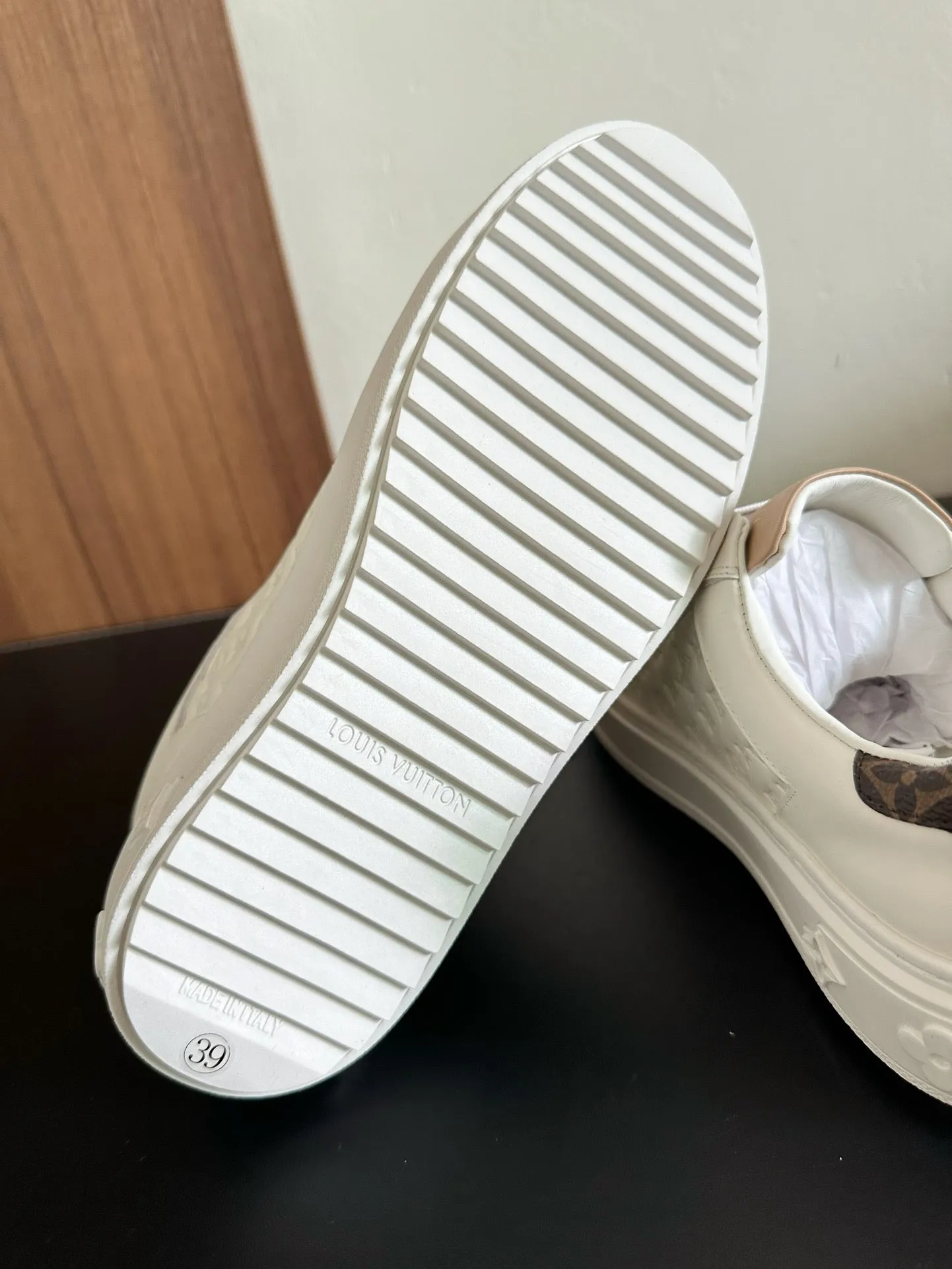 Vuitton Louis Beige Out White Sneakers Time Big ticket savings Calfskin Mix Monogram Safe transaction