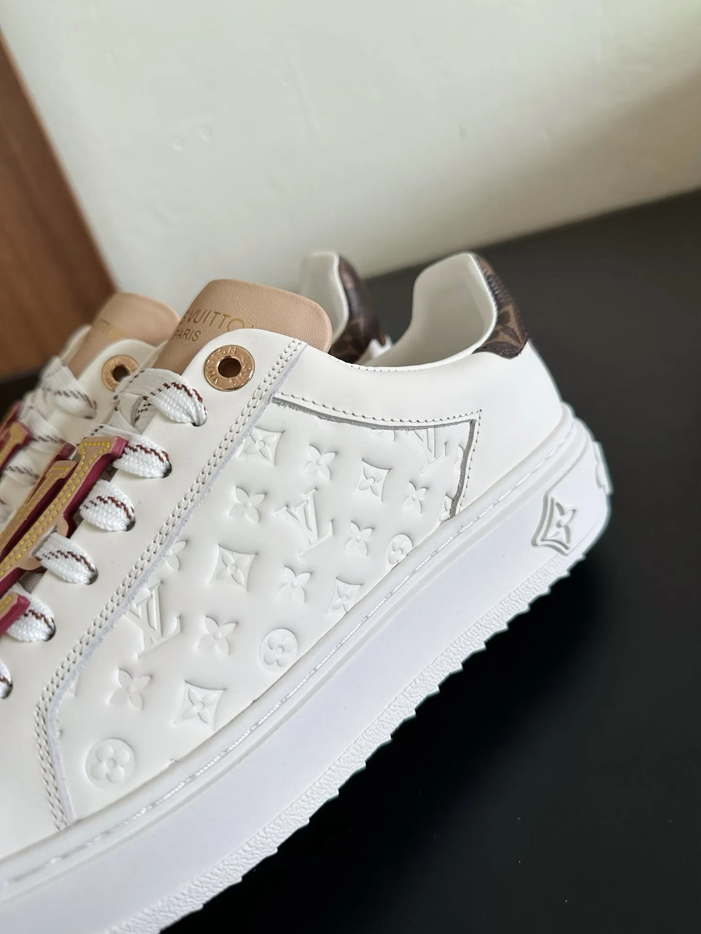 Vuitton Louis Beige Out White Sneakers Time Big ticket savings Calfskin Mix Monogram Safe transaction